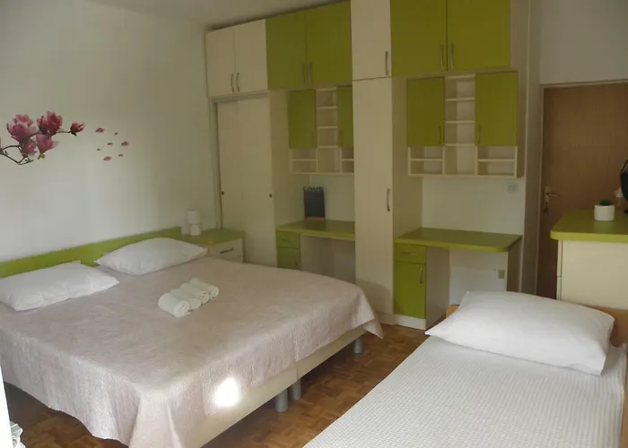 Ive Apartament *